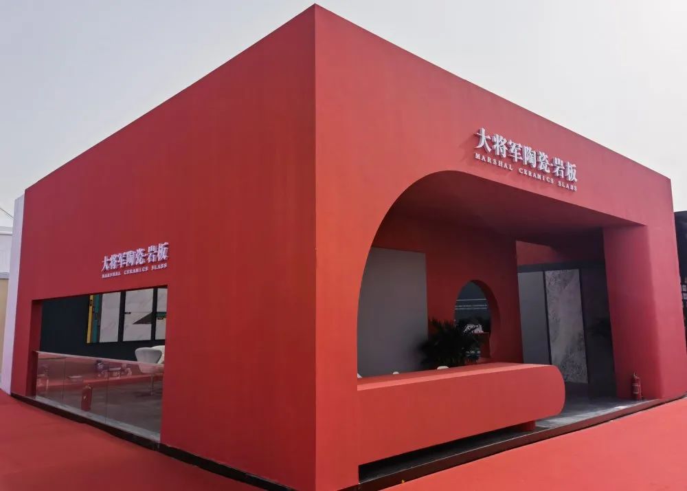 焦點(diǎn)！大將軍驚艷亮相雄安德維斯建博會(huì )，流量爆棚引圍觀(guān)！(圖2)