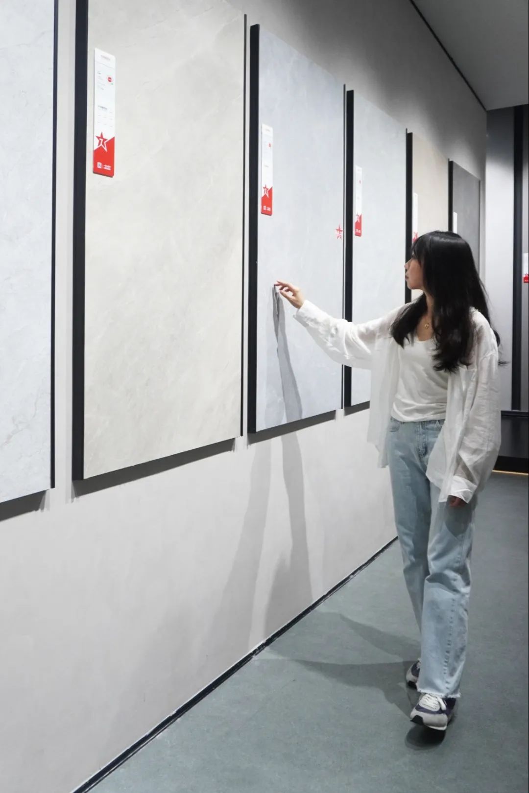 陶博會(huì )開(kāi)幕丨大將軍瓷磚攜手“仰望”新品精彩綻放！(圖24)
