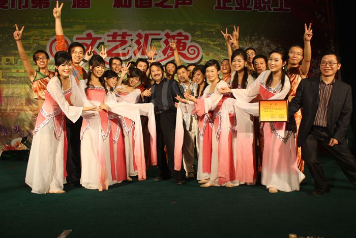豪氣面對萬(wàn)重浪 要做就做大將軍
(圖3)