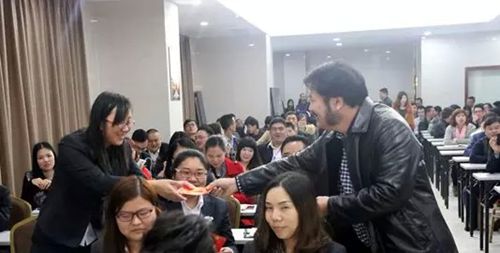固本強基，把握機遇——將軍企業(yè)2015年開(kāi)年大會(huì )圓滿(mǎn)成功
(圖6)