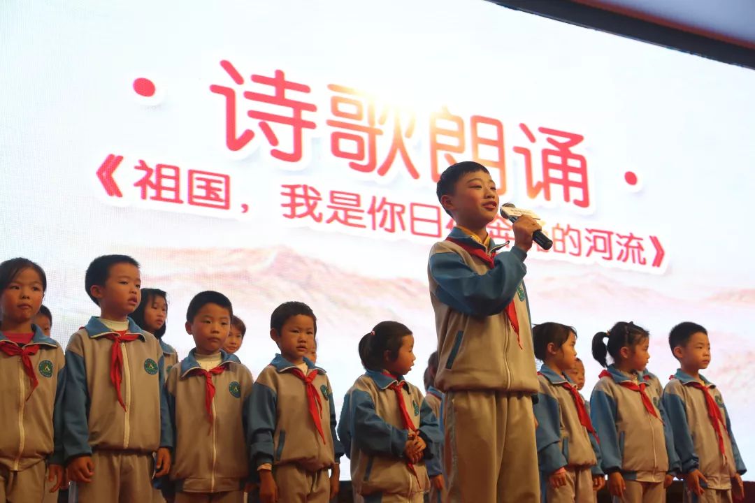 彭德懷精神柱捐贈儀式暨大將軍愛(ài)心公益項目發(fā)布會(huì )完滿(mǎn)落幕！
(圖14)