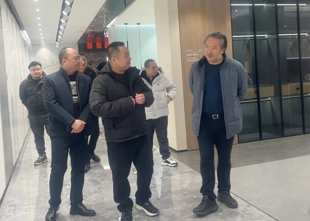 戰略牽引，直擊一線(xiàn)丨將軍陶瓷集團柳朝陽(yáng)董事長(cháng)深入走訪(fǎng)終端市場(chǎng)(圖5)